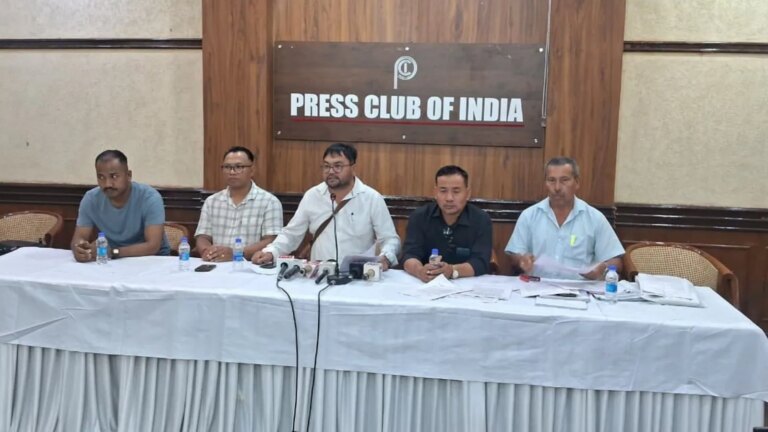 अवैध प्रवासियों की पहचान के लिए जनगणना से पहले एनआरसी की मांग को लेकर मणिपुर के नागरिक समाज समूह दिल्ली पहुंचे