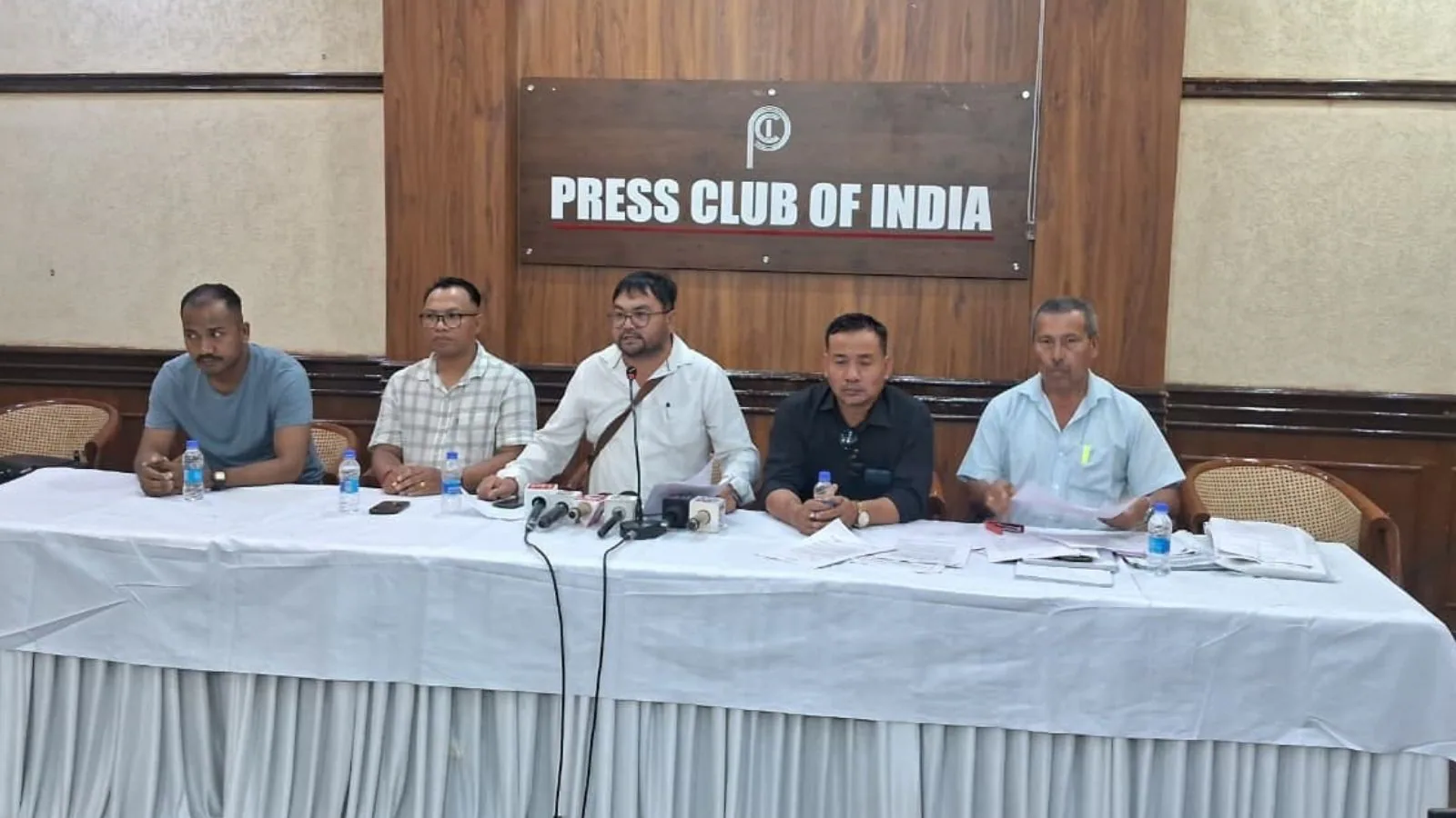 अवैध प्रवासियों की पहचान के लिए जनगणना से पहले एनआरसी की मांग को लेकर मणिपुर के नागरिक समाज समूह दिल्ली पहुंचे