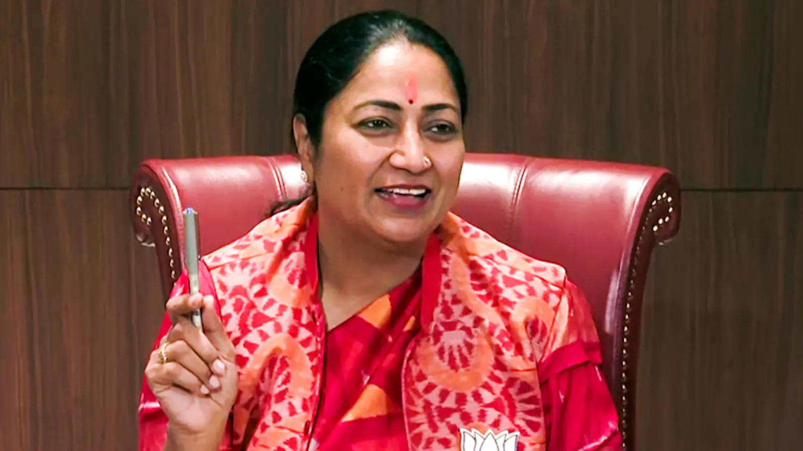 आधिकारिक फाइल में देरी? दिल्ली का नया बिल जिम्मेदार अधिकारी पर लगा सकता है जुर्माना!