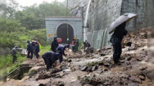 एक दिन में 13 की मौत. बारिश से प्रभावित महाराष्ट्र में यही हो रहा है