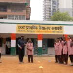 क्यों शारीरिक शिक्षा सार्वजनिक स्कूलों में उपस्थिति का प्रमुख चालक बन रही है?