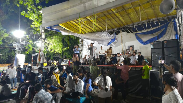 जंतर-मंतर के आसपास मोबाइल इंटरनेट निलंबित, पुलिस ने कहा कि आज रात कोई कार्रवाई नहीं होगी