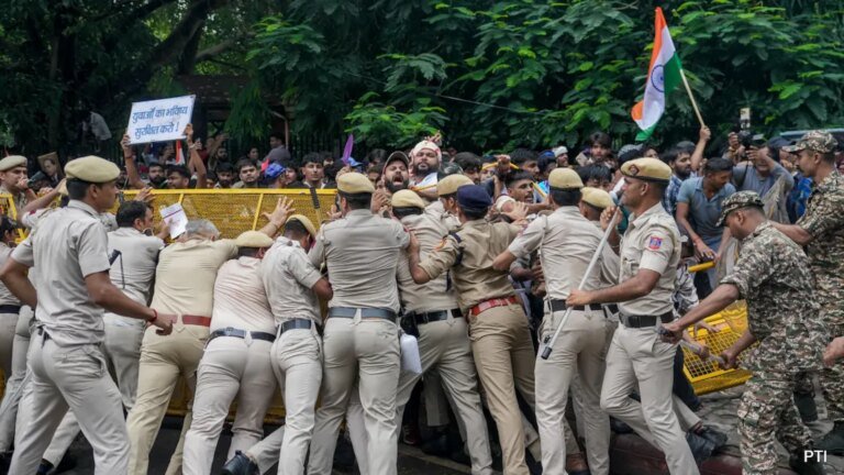 "जिम्मेदारी तय किए बिना जांच निरर्थक": सीजेपी मार्च हिंसा पर सुप्रीम कोर्ट