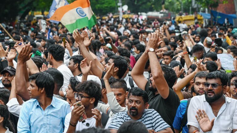 दिल्ली में सीजेपी के विरोध प्रदर्शन में घायल 20 वर्षीय महिला आईसीयू में