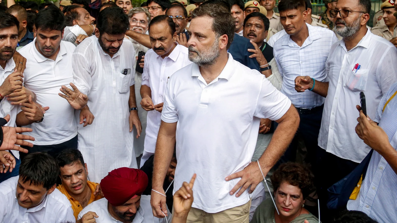 धरने के लिए ‘जन्मदिन का जश्न’: कांग्रेस ने कैसे किया विरोध?