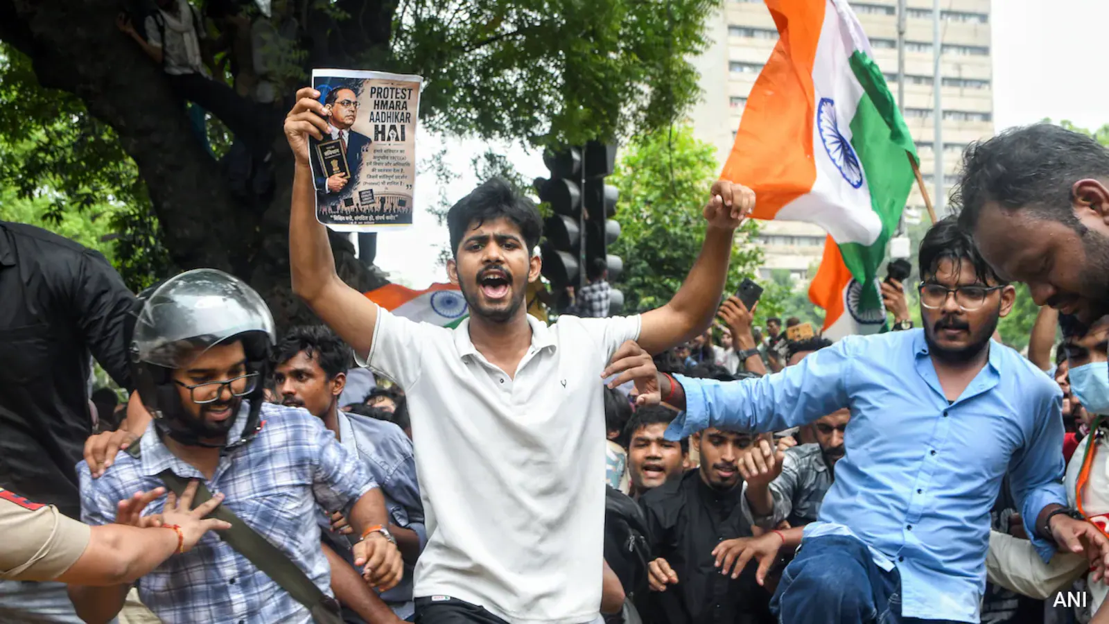 पीएम के आश्वासन के कुछ घंटे बाद पेपर लीक मामलों के लिए फास्ट ट्रैक कोर्ट अधिसूचित किया गया