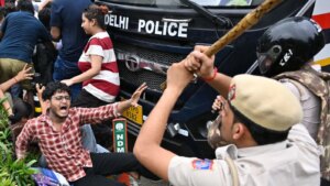 'प्रचार के लिए यह कैसा है?' पुलिस की बर्बरता की याचिका पर हाई कोर्ट ने केंद्र को दी फटकार