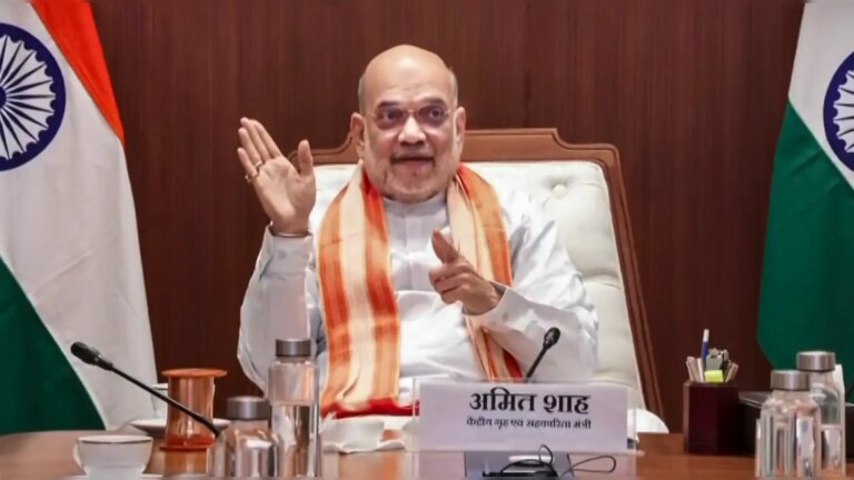 बारिश के हालात पर अमित शाह ने महाराष्ट्र, गुजरात, जम्मू-कश्मीर के मुख्यमंत्रियों से बात की
