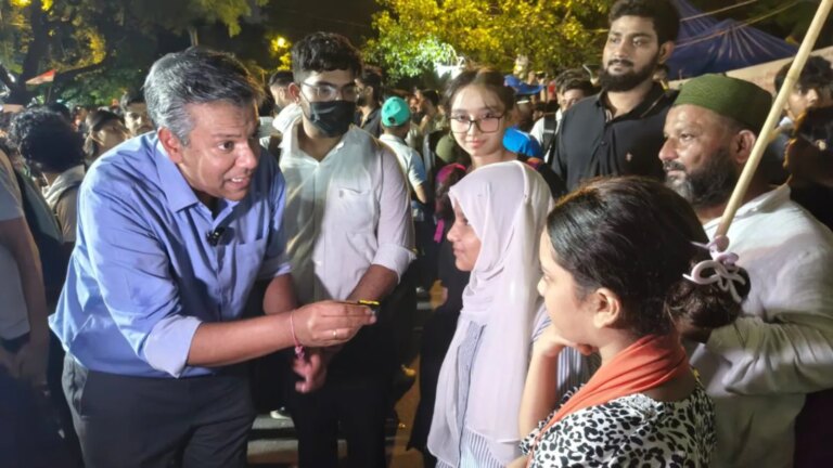 "बेहतर भविष्य चाहती हूं": 13 साल की बच्ची सीजेपी विरोध प्रदर्शन में क्यों शामिल हुई