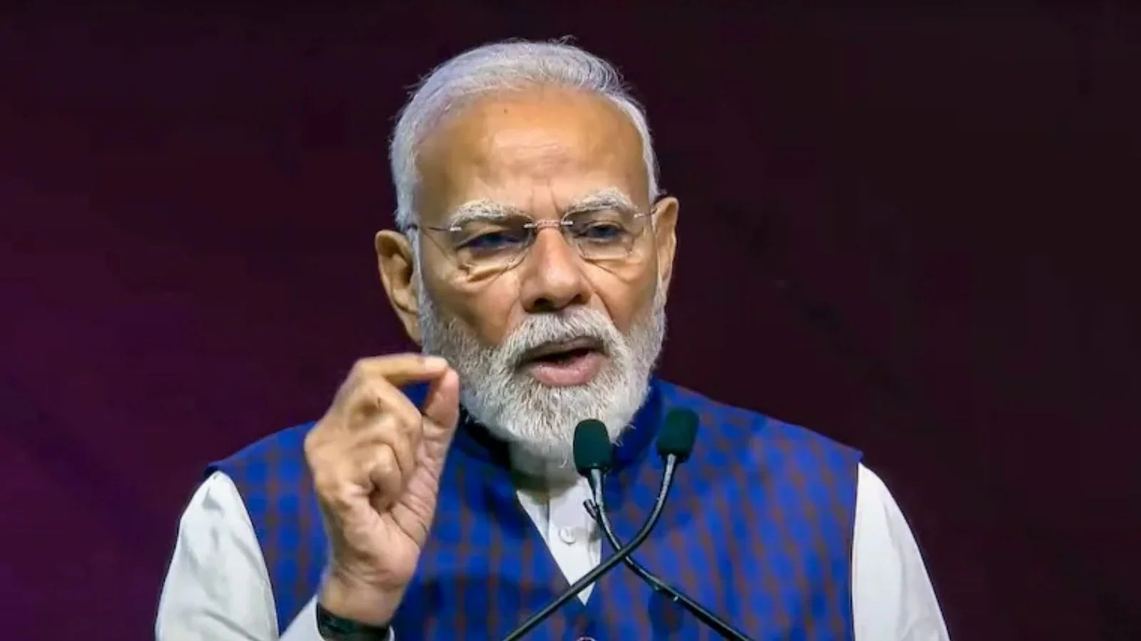 विरोध प्रदर्शन जारी रहने पर प्रधानमंत्री ने आज लीक के खिलाफ “अधिक कड़ी कार्रवाई” का वादा किया