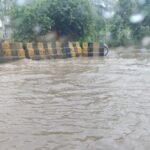 वीडियो: भारी बारिश के बाद गुरुग्राम में जलभराव, ट्रैफिक जाम