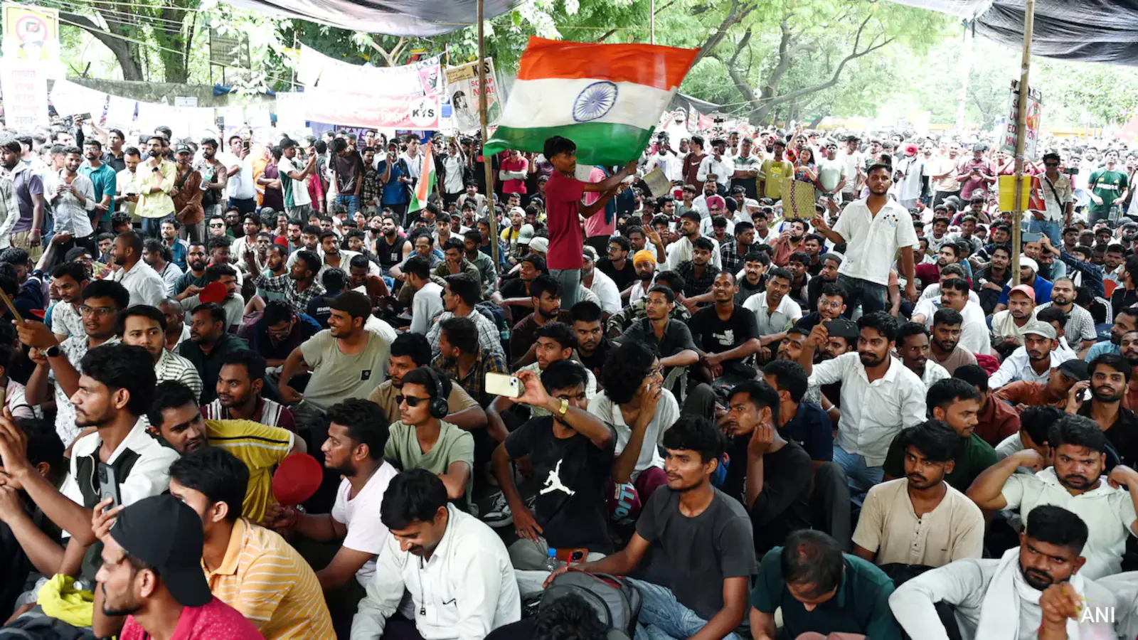 “समय बर्बाद न करें”: सीजेपी प्रदर्शनकारियों पर पुलिस कार्रवाई के खिलाफ याचिका पर सुप्रीम कोर्ट