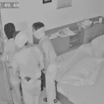 सीसीटीवी में नकाबपोश लोग तवशा शर्मा के ससुराल के बेडरूम की तलाशी ले रहे हैं