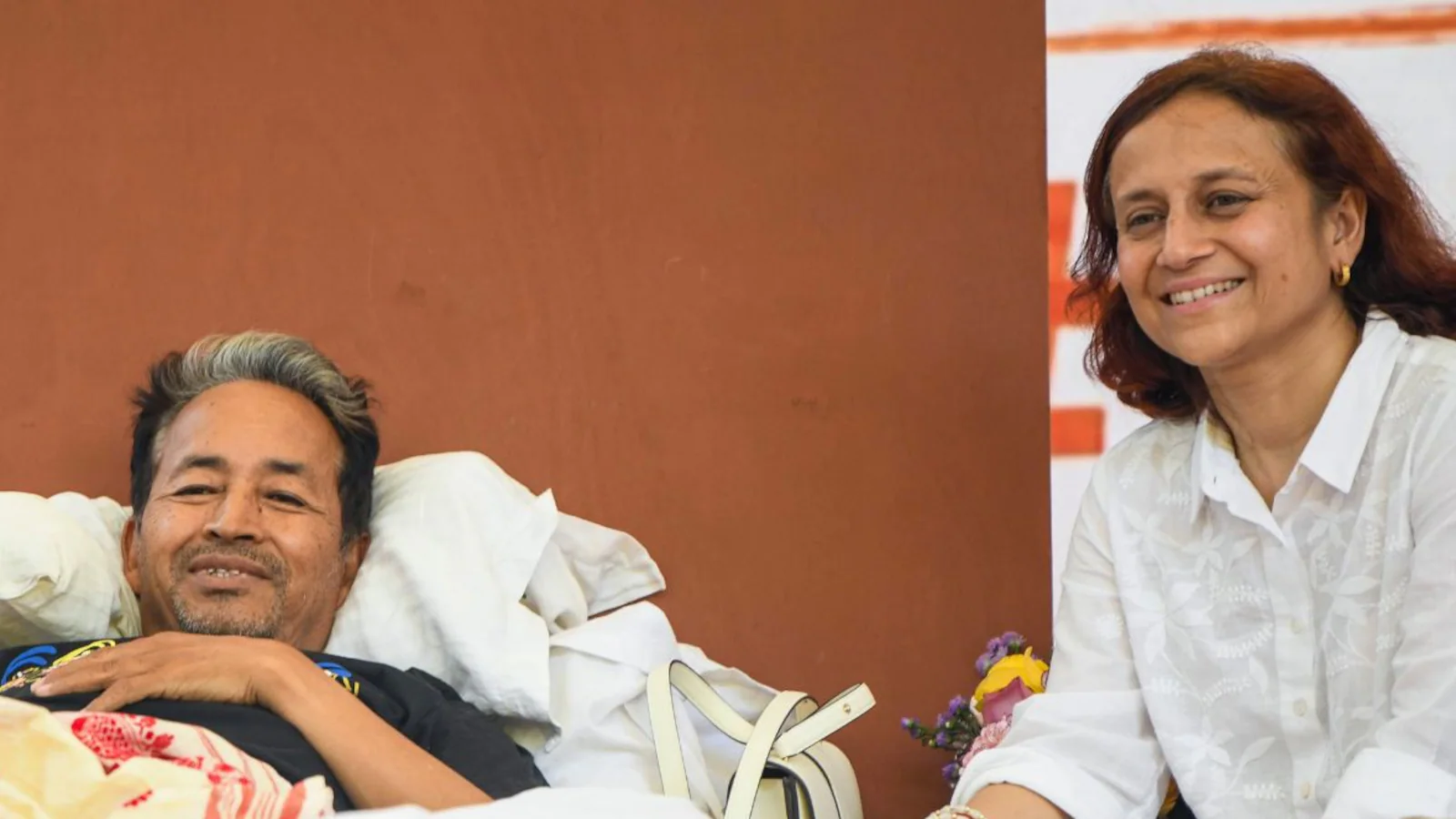 सोनम वांगचुक की पत्नी का कहना है कि वह जल्द ही खत्म हो जाएंगे। लेकिन 2 शर्तें हैं