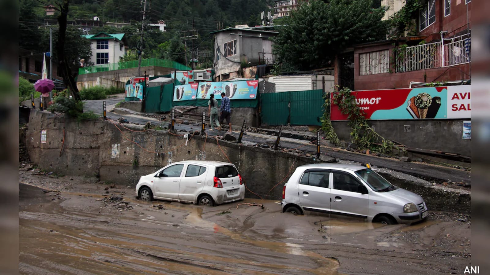 हिमाचल प्रदेश में मध्यम बारिश से 3 की मौत, 49 सड़कें बंद