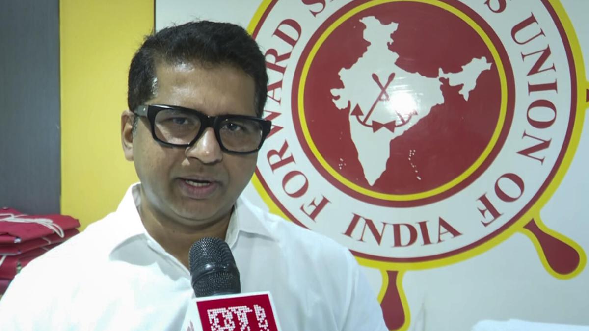 होर्मुज़ हमलों में मारे गए नाविकों के रिश्तेदारों ने संयुक्त राष्ट्र से हस्तक्षेप, मुआवज़े और सरकार की मांग की है. नौकरियाँ