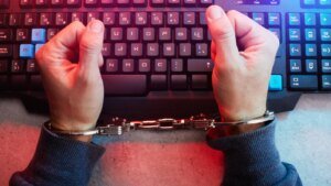 67 लाख रुपये की धोखाधड़ी से पैसे का सुराग, पुलिस ने पीड़ित को 'डिजिटल रूप से गिरफ्तार' किया