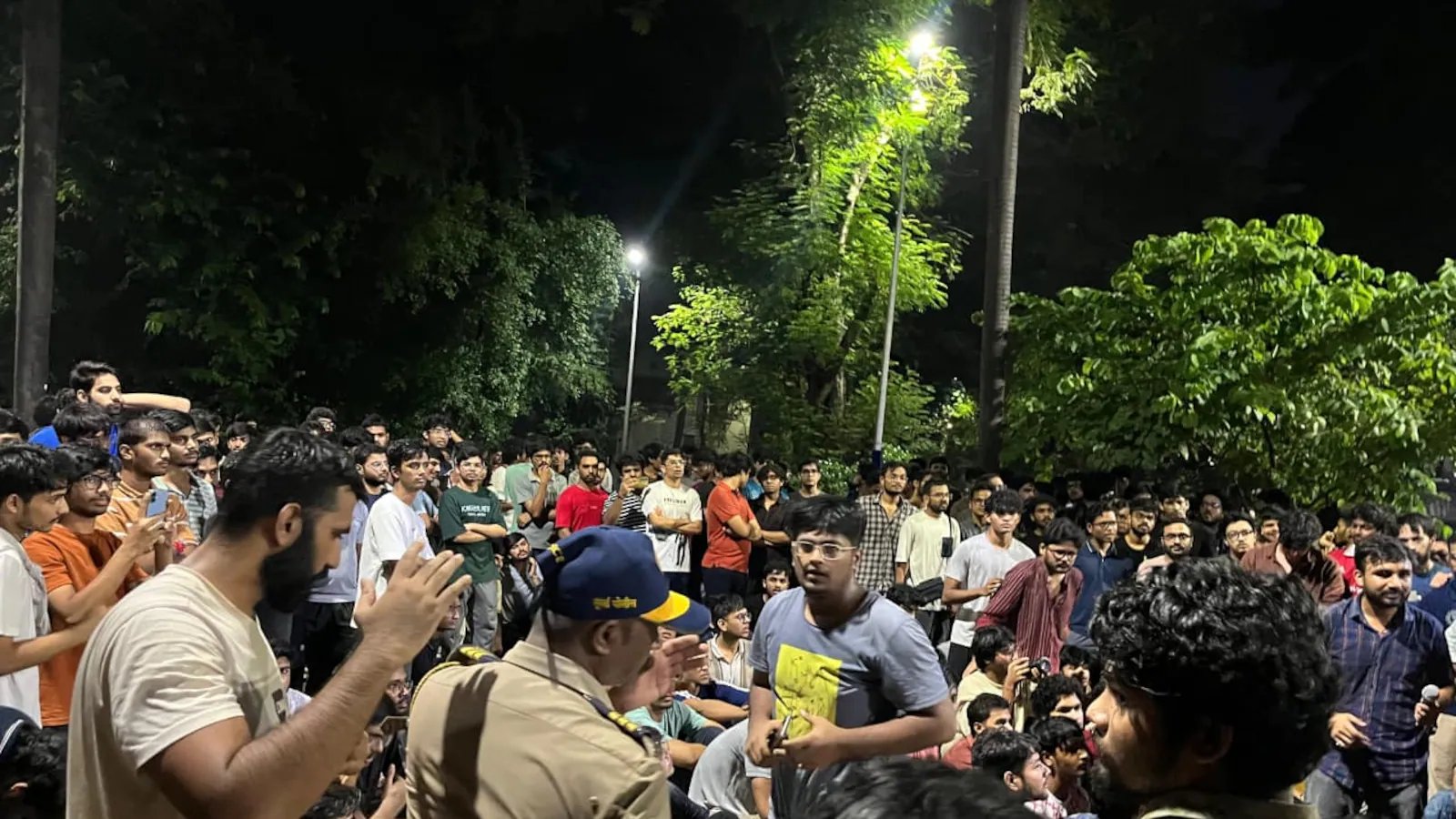 7 महीने में 3 आत्महत्याएं: आईआईटी बॉम्बे के छात्रों ने “कार्रवाई, जवाबदेही” की मांग की