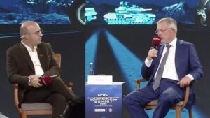 "अच्छा उत्पाद लेकिन...": रूसी राजदूत ने यूएस F-35 की तुलना Su-57 फाइटर जेट से की