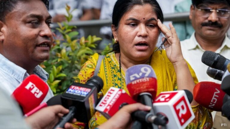 "उन्हें गिरफ्तार क्यों नहीं किया गया?" आईआईटी बॉम्बे के छात्र के पिता ने प्रोफेसरों पर लगाया आरोप
