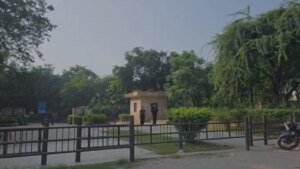 दिल्ली के पार्क में खुद को पुलिसकर्मी बताकर 3 लोगों ने नाबालिग से किया सामूहिक दुष्कर्म, 1 गिरफ्तार