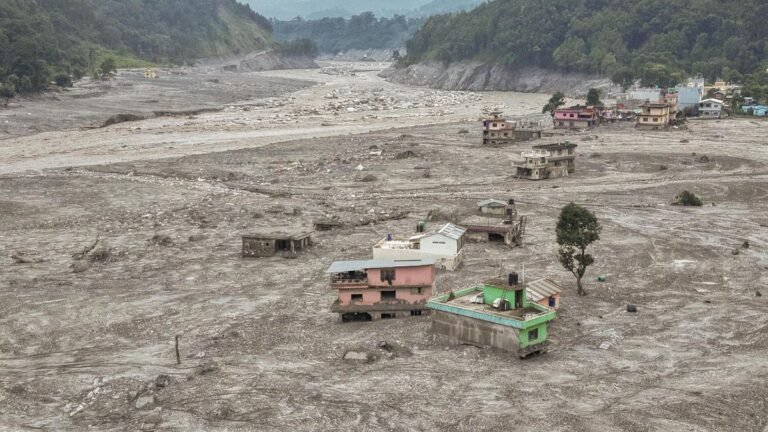 'दूसरा जीवन': नेपाल सुरंग से बचे लोगों को याद आई आपबीती