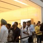 नए iPhone की बिक्री शुरू होते ही भारत में Apple स्टोर्स के बाहर लंबी कतारें लग गई हैं