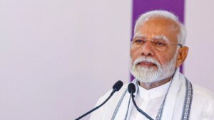 नरेंद्र मोदी@25: विघ्न डालो, बचाव करो, हावी हो जाओ