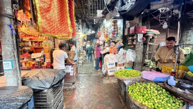नाकाबंदी, स्वच्छता: कोलकाता के सदियों पुराने बाज़ारों में प्राचीन समस्याएं व्याप्त हैं