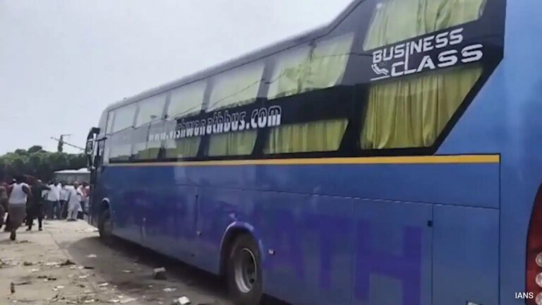 नोएडा सामूहिक बलात्कार पीड़िता ने भागने की कोशिश की, बस कंडक्टर ने दरवाजा बंद कर लिया: पुलिस