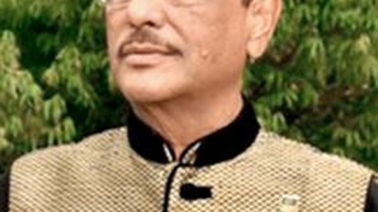 बांग्लादेश ट्रिब्यूनल ने अवामी लीग के सात वरिष्ठ नेताओं को मौत की सज़ा सुनाई है