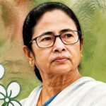 ममता बनर्जी ने हाथ से बनाया पार्टी का चिह्न. यह अब इंदिरा गांधी मामले से जुड़ा है