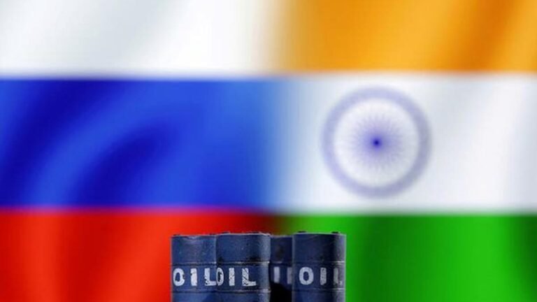 यूक्रेन की रिफाइनरियों के प्रभावित होने से रूस भारत से रिकॉर्ड ईंधन आयात कर रहा है