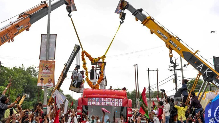 राहुल गांधी की सीट से अखिलेश यादव ने की समाजवादी पार्टी के यूपी चुनाव अभियान की शुरुआत, बीजेपी ने दी प्रतिक्रिया