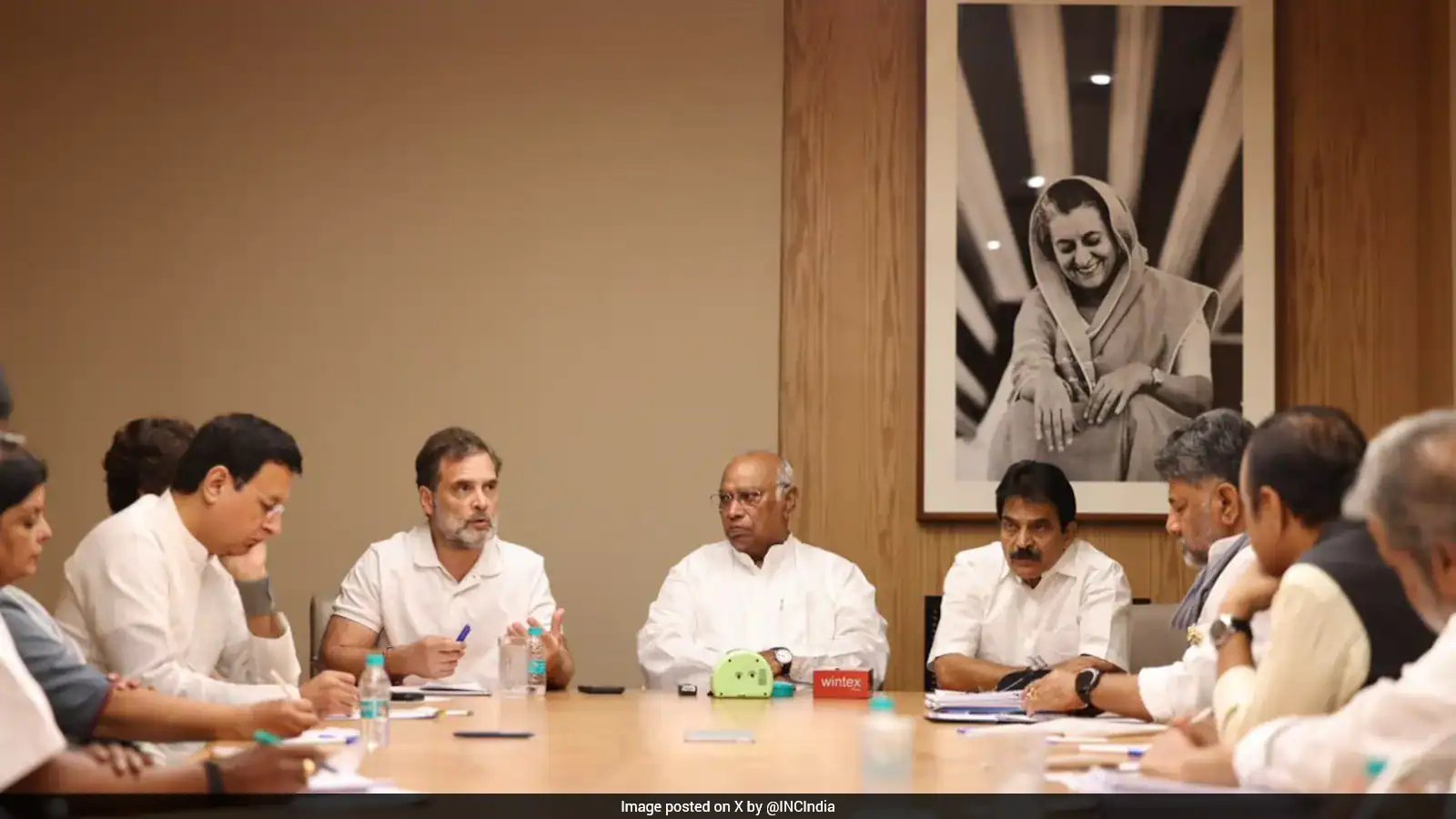 राहुल गांधी ने पार्टी बैठक में एसआईआर पर उठाए असहज सवाल: सूत्र