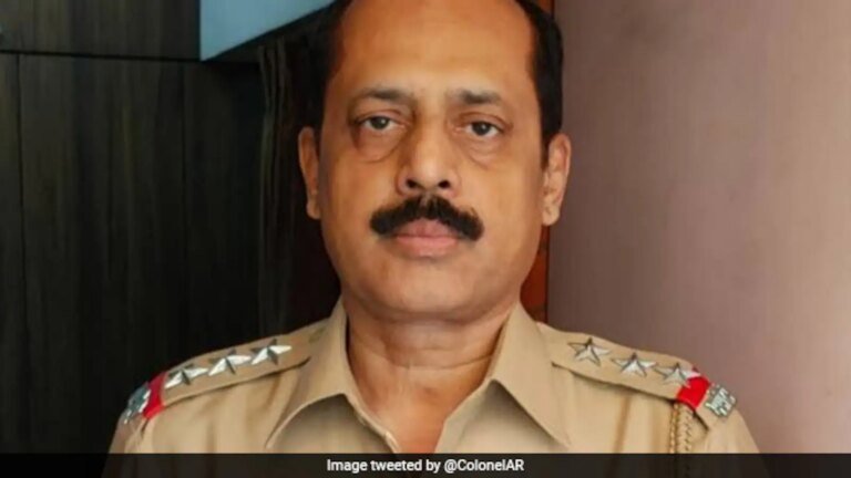 "रिकॉर्ड पर कुछ भी नहीं": मुंबई बम कांड मामले में पूर्व पुलिस कप्तान सचिन वाज़ को जमानत मिल गई