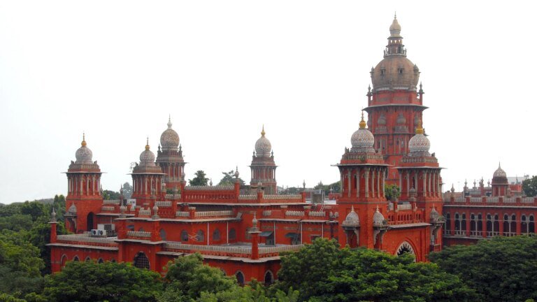 'लोकतंत्र का मजाक': दोबारा चुनाव लड़ने के लिए इस्तीफा देने वाले विधायकों पर मद्रास हाई कोर्ट