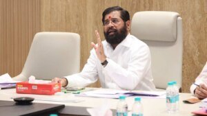 500 करोड़ रुपये के रहस्यमय जिक्र से सहयोगी दल शिवसेना, बीजेपी के बीच छिड़ गई जंग