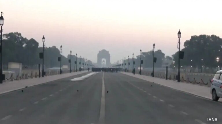 6 राज्यों में पराली जलाने की रिपोर्ट के कारण दिल्ली का AQI 'मध्यम' पर पहुंच गया