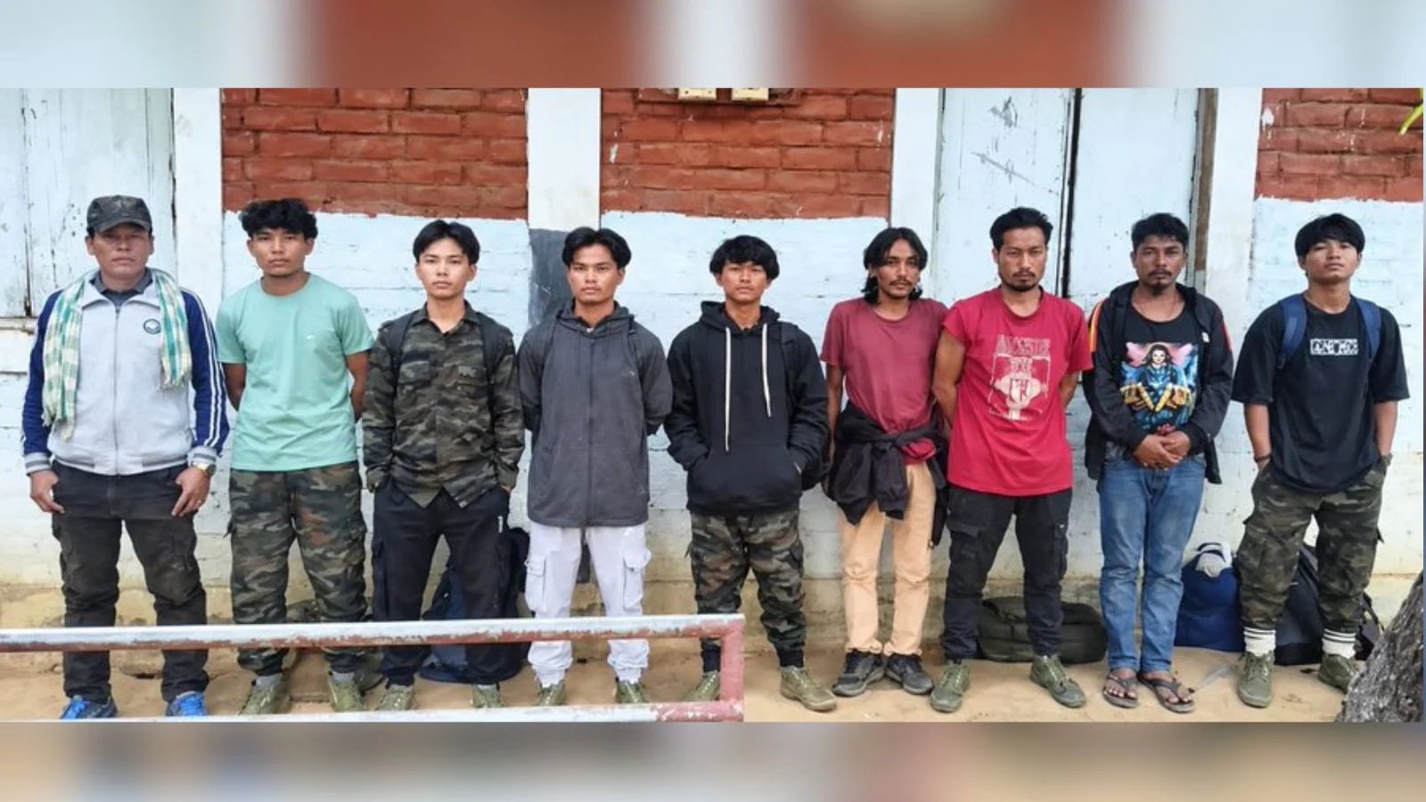 COBRA ने मणिपुर में नामित कुकी विद्रोही शिविर पर छापा मारा, 17 नकली पकड़े गए