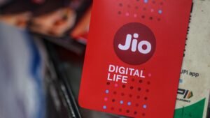 अंबानी के उत्तराधिकारी को रिकॉर्ड Jio IPO के लिए बैठकों में कठिन सवालों का सामना करना पड़ा