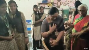 "इससे पहले कि हम कुछ समझ पाते..." शिक्षक आंध्र चेनसॉ शॉकर याद करते हैं