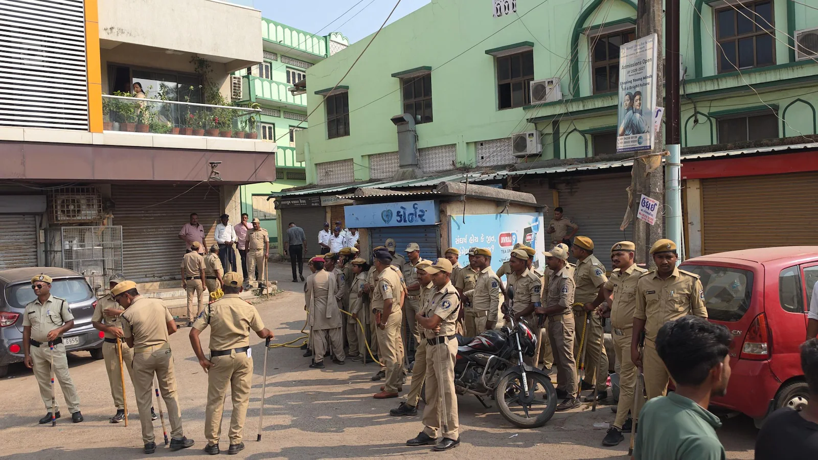 गुजरात के सोनगढ़ में एक सोशल मीडिया पोस्ट की वजह से नवरात्रि के दौरान हिंसा भड़क गई