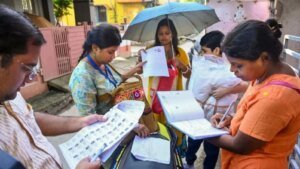 चिह्नित 13.39 करोड़ प्रविष्टियों में से लगभग आधे 'स्थायी रूप से स्थानांतरित' मतदाता हैं।