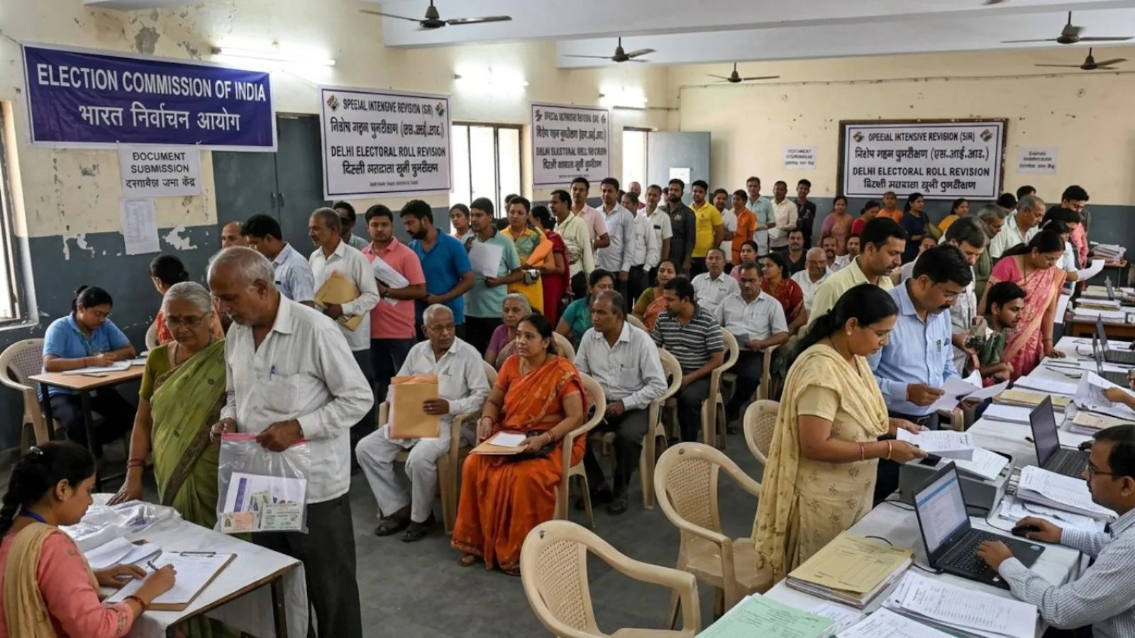 ‘चुनाव आयोग फॉर्म 6, 7 और 8 में बदलाव नहीं कर सकता’: दिल्ली एसआईआर सुनवाई के दौरान सुप्रीम कोर्ट