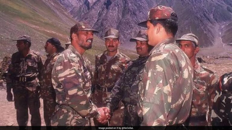 जब नाना पाटेकर ने कारगिल युद्ध के दौरान सेना में सेवा करने के लिए फिल्में छोड़ दीं