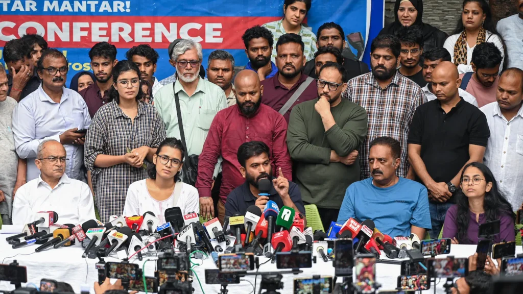 दिल्ली उच्च न्यायालय ने कनॉट प्लेस में कल होने वाले सीजेपी के विरोध प्रदर्शन पर रोक लगाने से इनकार कर दिया। पुलिस करेगी 'रेगुलेट'