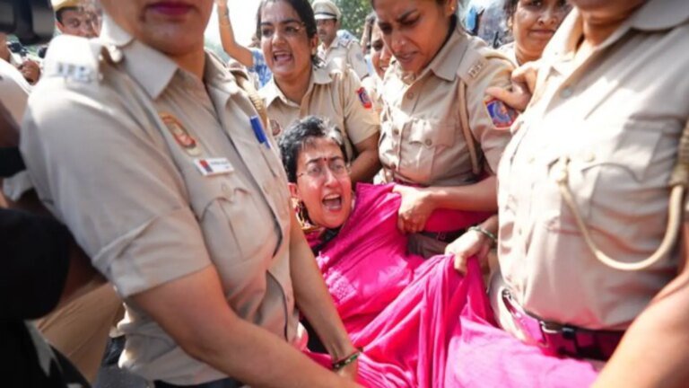 दिल्ली, मुंबई में ज्ञानेश कुमार के खिलाफ बड़े विरोध प्रदर्शन में 700 को हिरासत में लिया गया