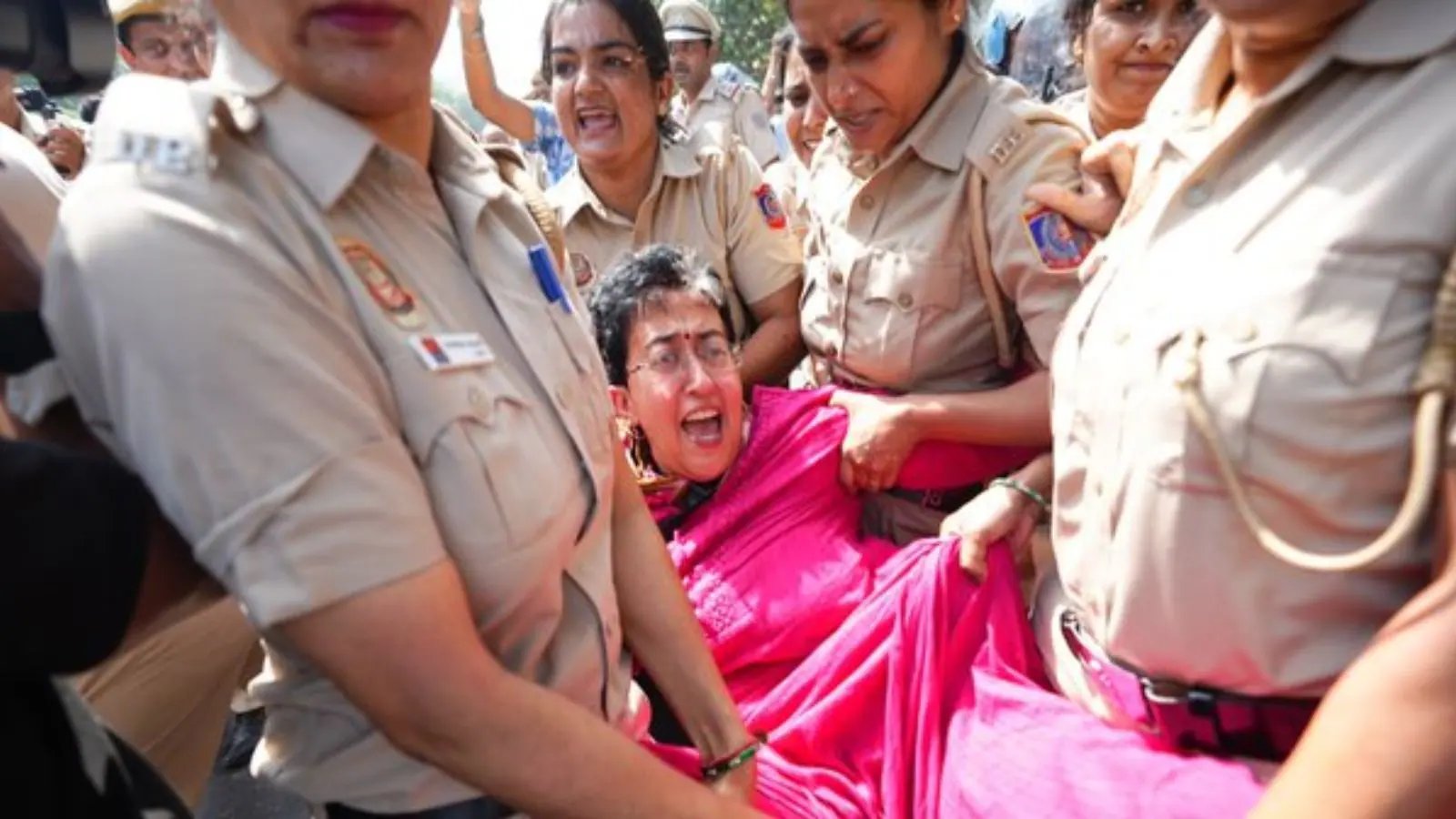 दिल्ली, मुंबई में ज्ञानेश कुमार के खिलाफ बड़े विरोध प्रदर्शन में 700 को हिरासत में लिया गया