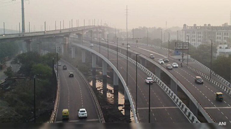 दिल्ली में GRAP-1 के तहत प्रदूषण पर लगाम लगाते हुए पार्किंग शुल्क दोगुना कर दिया जाएगा